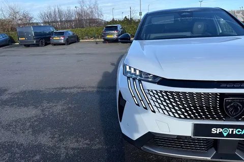 KM25VLH PEUGEOT 3008 1.2 HYBRID GT e-DSC6 Euro 6 (s/s) 5dr Thumbnail #25