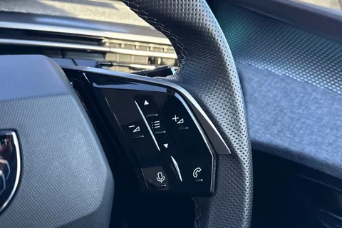 KM25VLH PEUGEOT 3008 1.2 HYBRID GT e-DSC6 Euro 6 (s/s) 5dr Thumbnail #38