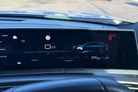 KM25VLH PEUGEOT 3008 1.2 HYBRID GT e-DSC6 Euro 6 (s/s) 5dr Thumbnail #40