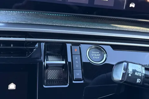 KM25VLH PEUGEOT 3008 1.2 HYBRID GT e-DSC6 Euro 6 (s/s) 5dr Thumbnail #51