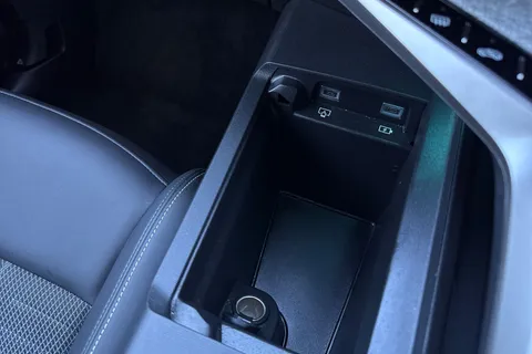 KM25VLH PEUGEOT 3008 1.2 HYBRID GT e-DSC6 Euro 6 (s/s) 5dr Thumbnail #52