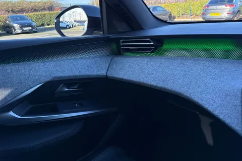 KM25VLH PEUGEOT 3008 1.2 HYBRID GT e-DSC6 Euro 6 (s/s) 5dr Thumbnail #59