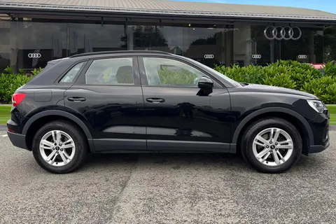 DS72WNC Audi Q3 Technik 35 TFSI  150 PS S tronic Thumbnail #4