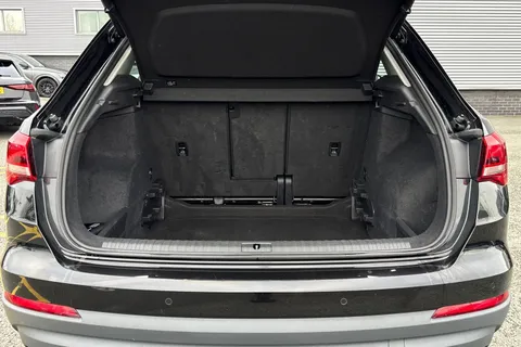 DS72WNC Audi Q3 Technik 35 TFSI  150 PS S tronic Thumbnail #7