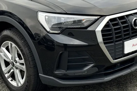 DS72WNC Audi Q3 Technik 35 TFSI  150 PS S tronic Thumbnail #9