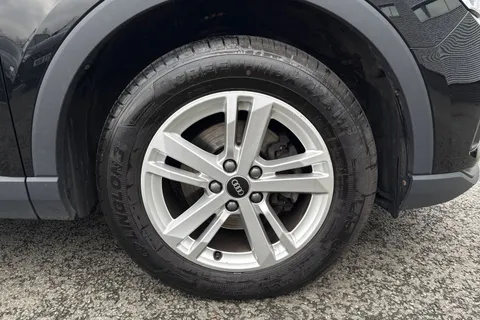 DS72WNC Audi Q3 Technik 35 TFSI  150 PS S tronic Thumbnail #10