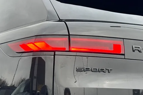 DV73URE Land Rover Range Rover Sport 3.0 P460e Autobiography 5dr Thumbnail #21