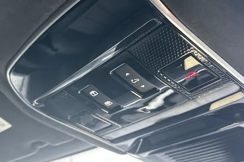 DV73URE Land Rover Range Rover Sport 3.0 P460e Autobiography 5dr Thumbnail #24