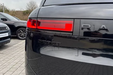 DV73URE Land Rover Range Rover Sport 3.0 P460e Autobiography 5dr Thumbnail #27
