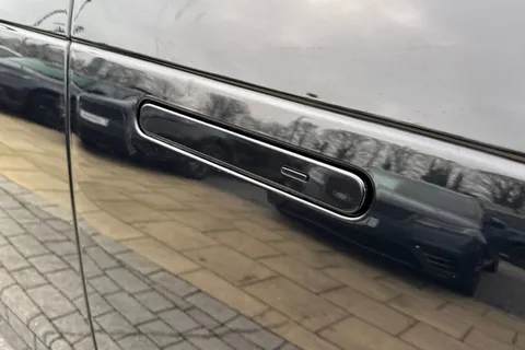 DV73URE Land Rover Range Rover Sport 3.0 P460e Autobiography 5dr Thumbnail #30