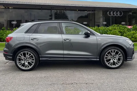 LS75XOB Audi Q3 Black Edition 35 TFSI 150 PS S tronic Thumbnail #4