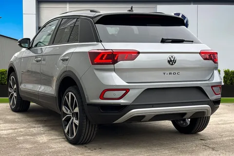 Volkswagen T-Roc 1.5 TSI Style Design Euro 6 (s/s) 5dr Thumbnail #2