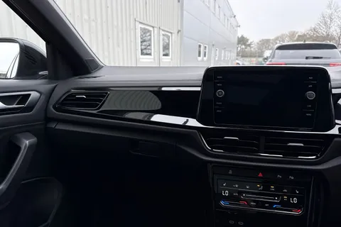 Volkswagen T-Roc 1.5 TSI Style Design Euro 6 (s/s) 5dr Thumbnail #19