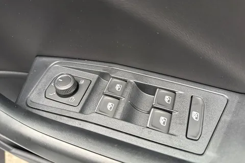 Volkswagen T-Roc 1.5 TSI Style Design Euro 6 (s/s) 5dr Thumbnail #20