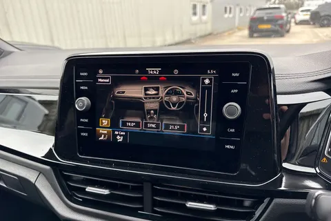 Volkswagen T-Roc 1.5 TSI Style Design Euro 6 (s/s) 5dr Thumbnail #21