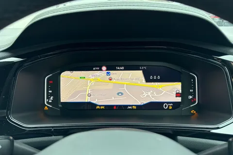 Volkswagen T-Roc 1.5 TSI Style Design Euro 6 (s/s) 5dr Thumbnail #36