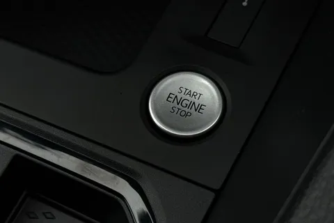 DC75KTD Volkswagen Caddy 2.0 TDI 122PS Commerce Pro Van DSG [Tech Pack] Thumbnail #34