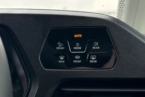 DC75KTD Volkswagen Caddy 2.0 TDI 122PS Commerce Pro Van DSG [Tech Pack] Thumbnail #41