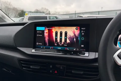 DC75KTD Volkswagen Caddy 2.0 TDI 122PS Commerce Pro Van DSG [Tech Pack] Thumbnail #55