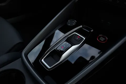 PY75GJK Audi RS 3 RS 3 Sportback Carbon Black 400 PS S tronic Thumbnail #23