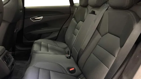 LR71MKX Audi e-tron GT 93.4kWh Auto quattro 4dr Thumbnail #8