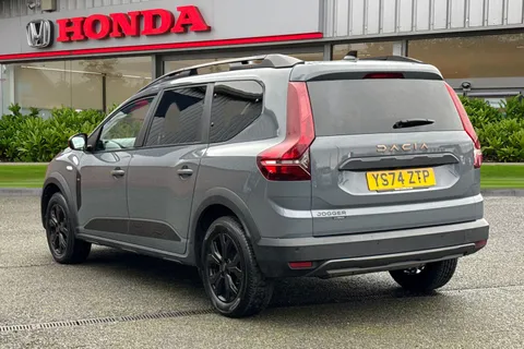 YS74ZTP Dacia Jogger 1.6 HEV Extreme 5dr Auto Thumbnail #3