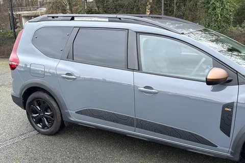 YS74ZTP Dacia Jogger 1.6 HEV Extreme 5dr Auto Thumbnail #30