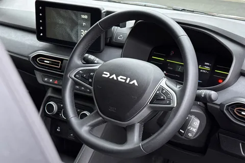 YS74ZTP Dacia Jogger 1.6 HEV Extreme 5dr Auto Thumbnail #33