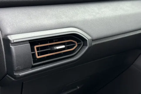 YS74ZTP Dacia Jogger 1.6 HEV Extreme 5dr Auto Thumbnail #39