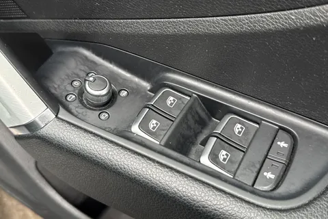 LA69EGK Audi Q2 1.6 TDI 30 S line Euro 6 (s/s) 5dr Thumbnail #36