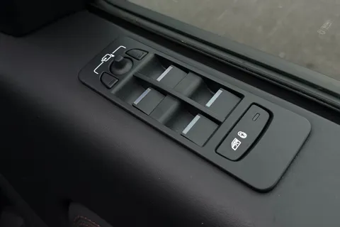 GY22JJX Land Rover Discovery Sport 2.0 D200 MHEV R-Dynamic HSE Auto 4WD Euro 6 (s/s) 5dr Thumbnail #18