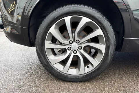 GY22JJX Land Rover Discovery Sport 2.0 D200 MHEV R-Dynamic HSE Auto 4WD Euro 6 (s/s) 5dr Thumbnail #22