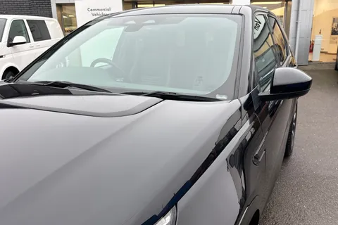 GY22JJX Land Rover Discovery Sport 2.0 D200 MHEV R-Dynamic HSE Auto 4WD Euro 6 (s/s) 5dr Thumbnail #25