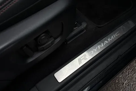 GY22JJX Land Rover Discovery Sport 2.0 D200 MHEV R-Dynamic HSE Auto 4WD Euro 6 (s/s) 5dr Thumbnail #29