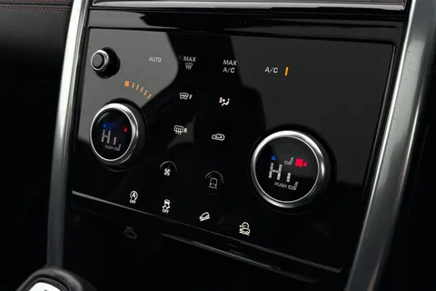 GY22JJX Land Rover Discovery Sport 2.0 D200 MHEV R-Dynamic HSE Auto 4WD Euro 6 (s/s) 5dr Thumbnail #45