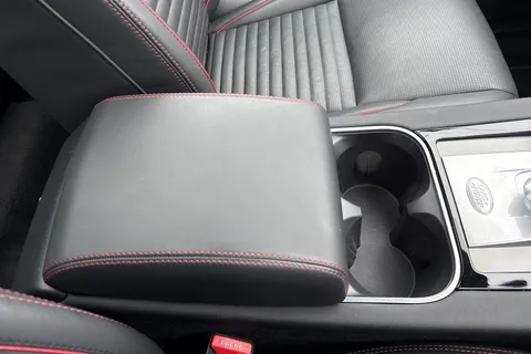 GY22JJX Land Rover Discovery Sport 2.0 D200 MHEV R-Dynamic HSE Auto 4WD Euro 6 (s/s) 5dr Thumbnail #51