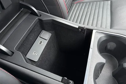 GY22JJX Land Rover Discovery Sport 2.0 D200 MHEV R-Dynamic HSE Auto 4WD Euro 6 (s/s) 5dr Thumbnail #52