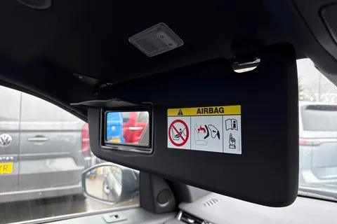 GY22JJX Land Rover Discovery Sport 2.0 D200 MHEV R-Dynamic HSE Auto 4WD Euro 6 (s/s) 5dr Thumbnail #54