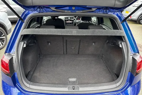 LD19WNR Volkswagen Golf 2.0 TSI 300 R 5dr 4MOTION DSG | Heated Seats | Adaptive Cruise Thumbnail #7