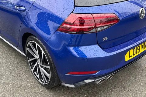 LD19WNR Volkswagen Golf 2.0 TSI 300 R 5dr 4MOTION DSG | Heated Seats | Adaptive Cruise Thumbnail #8