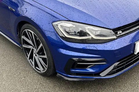 LD19WNR Volkswagen Golf 2.0 TSI 300 R 5dr 4MOTION DSG | Heated Seats | Adaptive Cruise Thumbnail #9