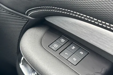 KT74DCE Land Rover Discovery 3.0 D350 Dynamic HSE 5dr Thumbnail #27