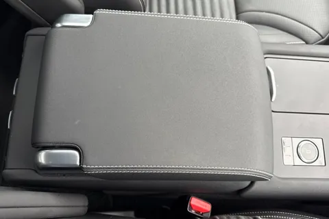 KT74DCE Land Rover Discovery 3.0 D350 Dynamic HSE 5dr Thumbnail #48