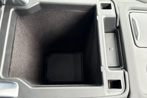 KT74DCE Land Rover Discovery 3.0 D350 Dynamic HSE 5dr Thumbnail #49