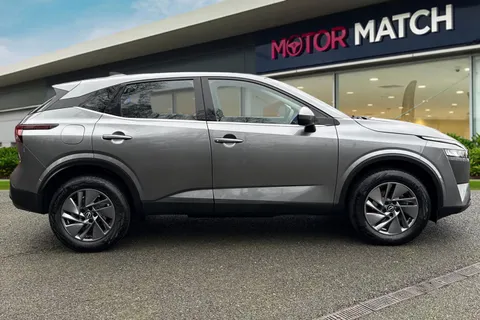 DV72MGY Nissan Qashqai 1.3 DIG-T MHEV Acenta Premium XTRON Euro 6 (s/s) 5dr Thumbnail #4