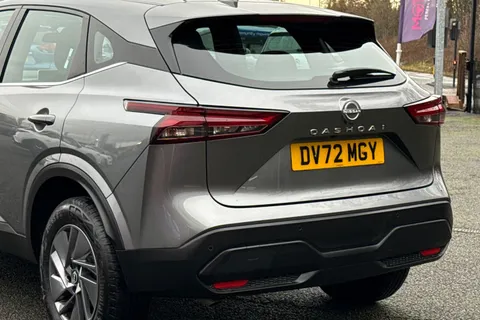 DV72MGY Nissan Qashqai 1.3 DIG-T MHEV Acenta Premium XTRON Euro 6 (s/s) 5dr Thumbnail #8