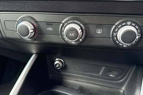 WR21XHB Audi Q2 1.5 TFSI CoD 35 Black Edition S Tronic Euro 6 (s/s) 5dr Thumbnail #23