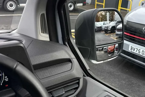 KY25PVA Volkswagen Transporter Commerce Plus 2.0 TDI 110 PS 6sp Manual Thumbnail #19