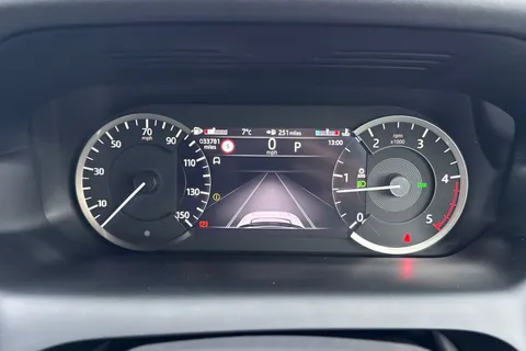 KW72LHE Land Rover Discovery Sport 2.0 D200 R-Dynamic HSE 5dr Thumbnail #18