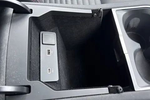 KW72LHE Land Rover Discovery Sport 2.0 D200 R-Dynamic HSE 5dr Thumbnail #49